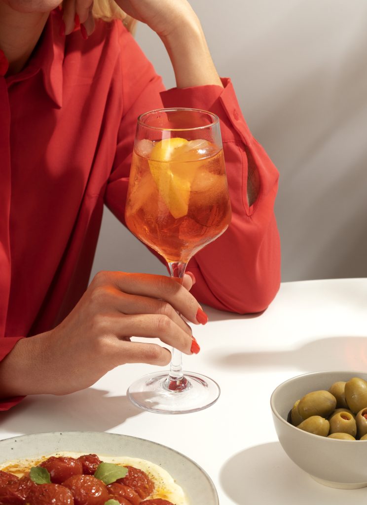 Budi profi: Napravi Aperol špricer i osveži tintaru od gluposti