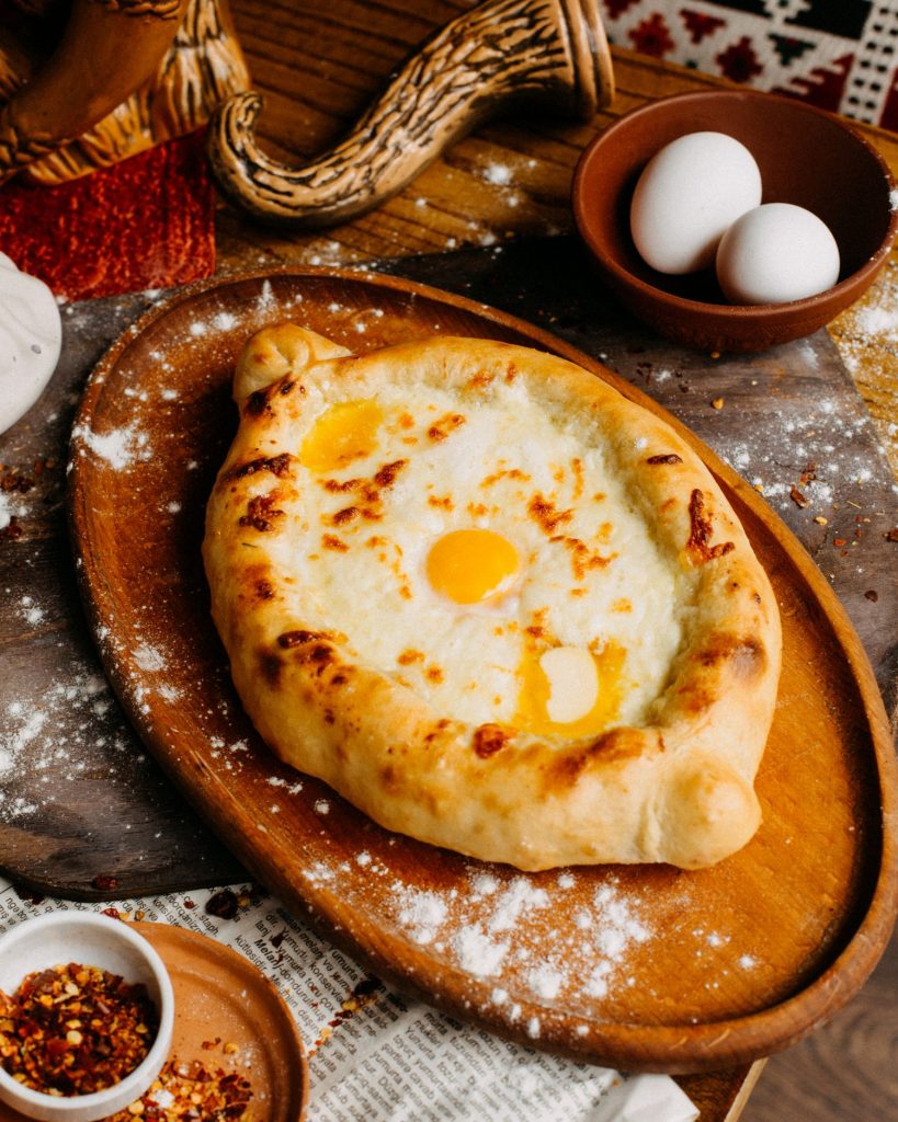 Mmm, kako je ovo dobro: Pravi gruzijski hačapuri – recept za tradicionalni hleb sa sirom